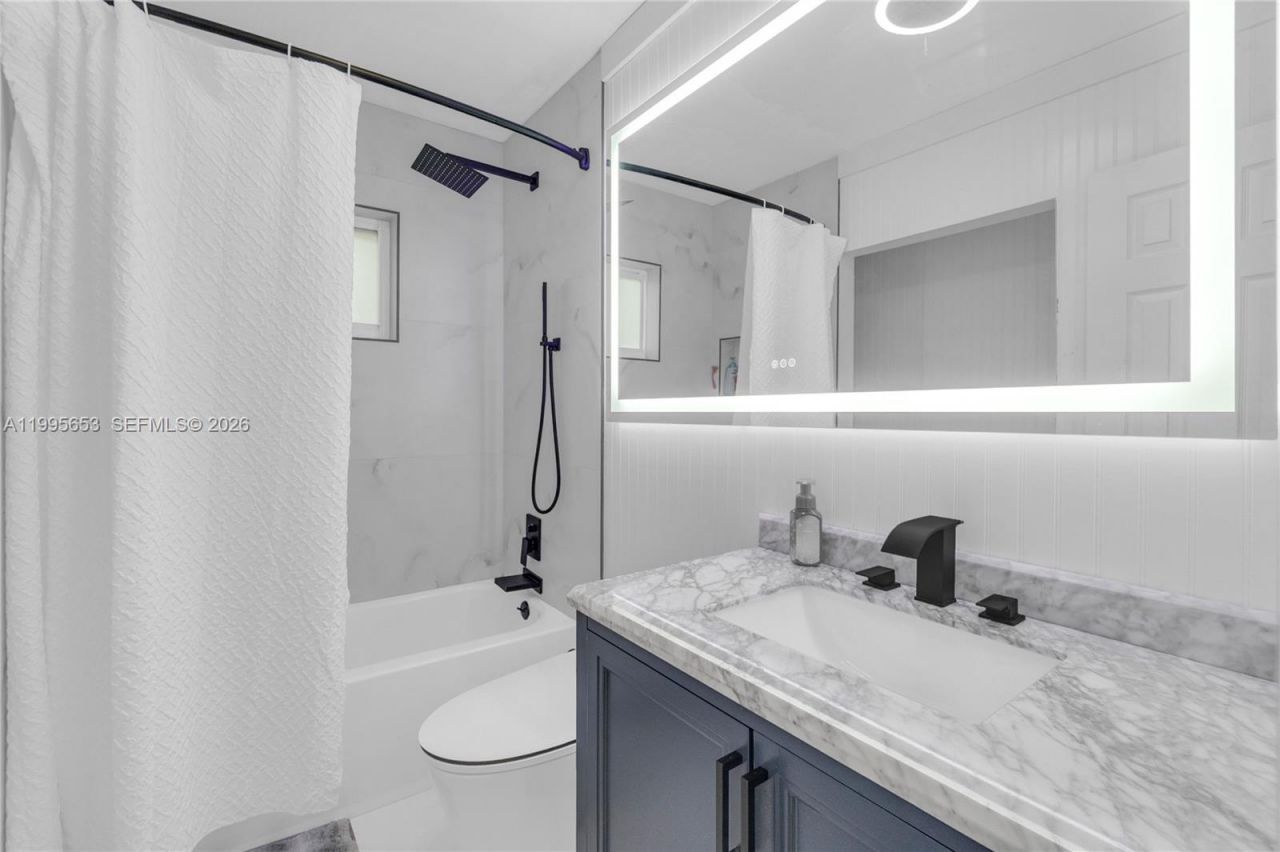 2426 NW 108th Ter , Sunrise, FL 33322 Photo