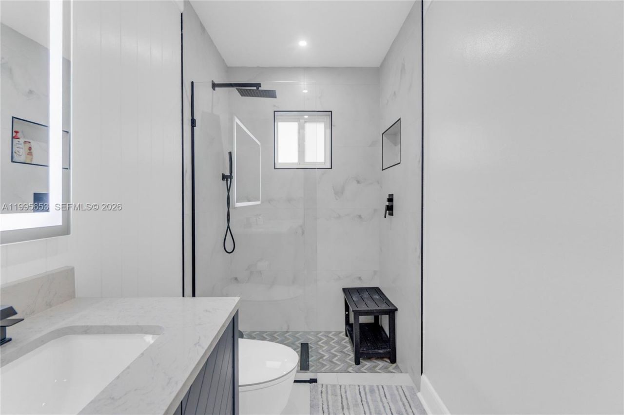 2426 NW 108th Ter , Sunrise, FL 33322 Photo