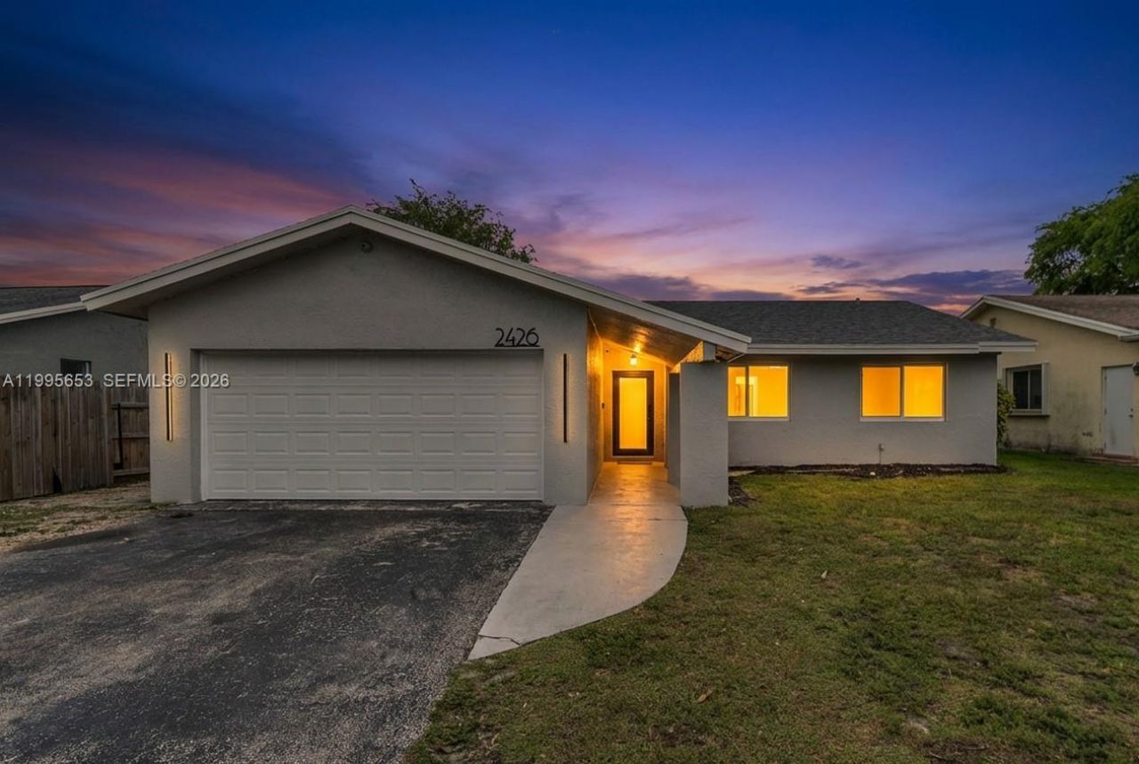 2426 NW 108th Ter , Sunrise, FL 33322 Photo