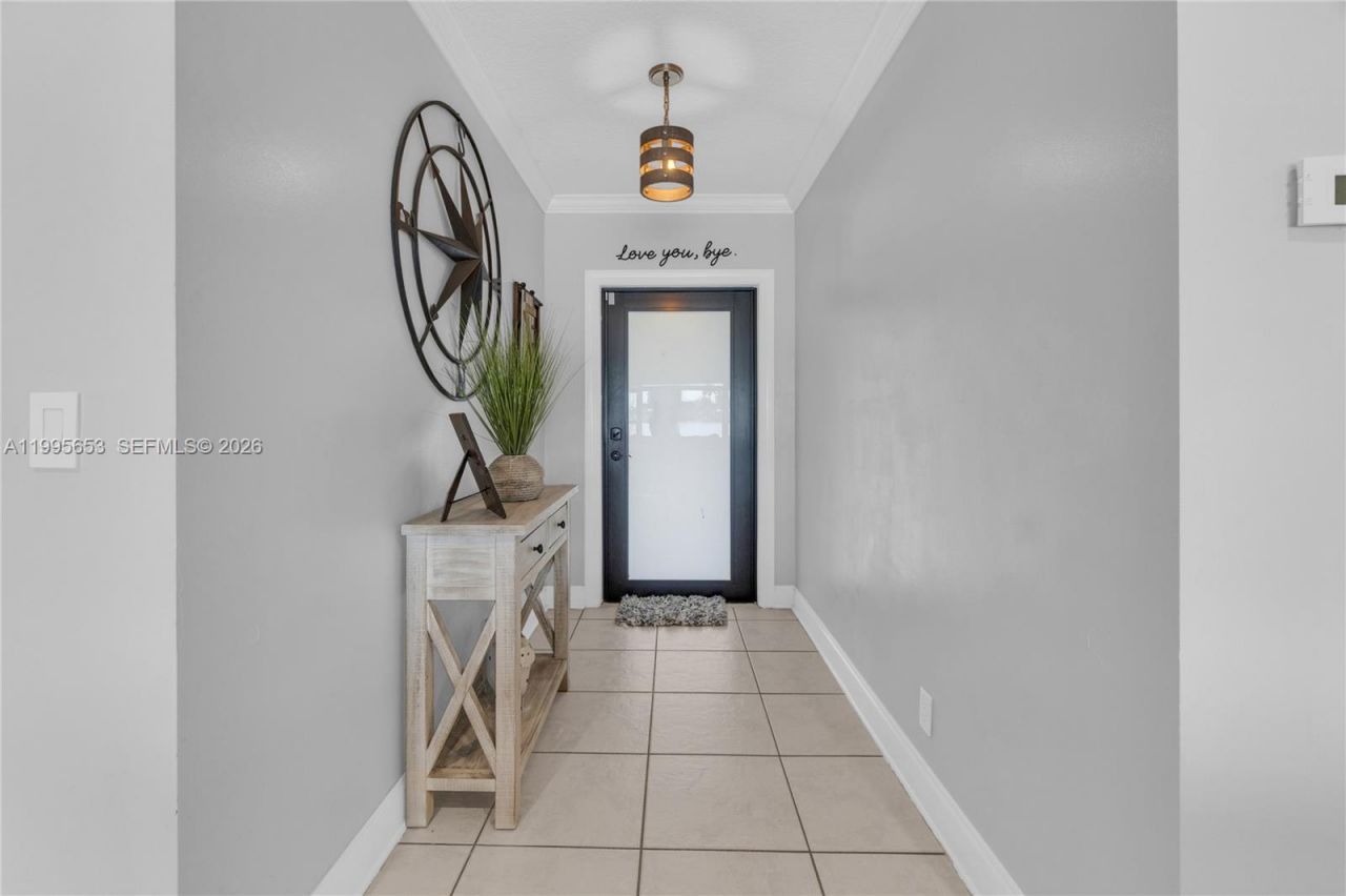 2426 NW 108th Ter , Sunrise, FL 33322 Photo