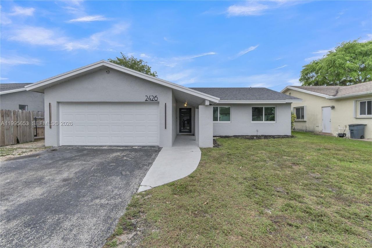 2426 NW 108th Ter , Sunrise, FL 33322 Photo