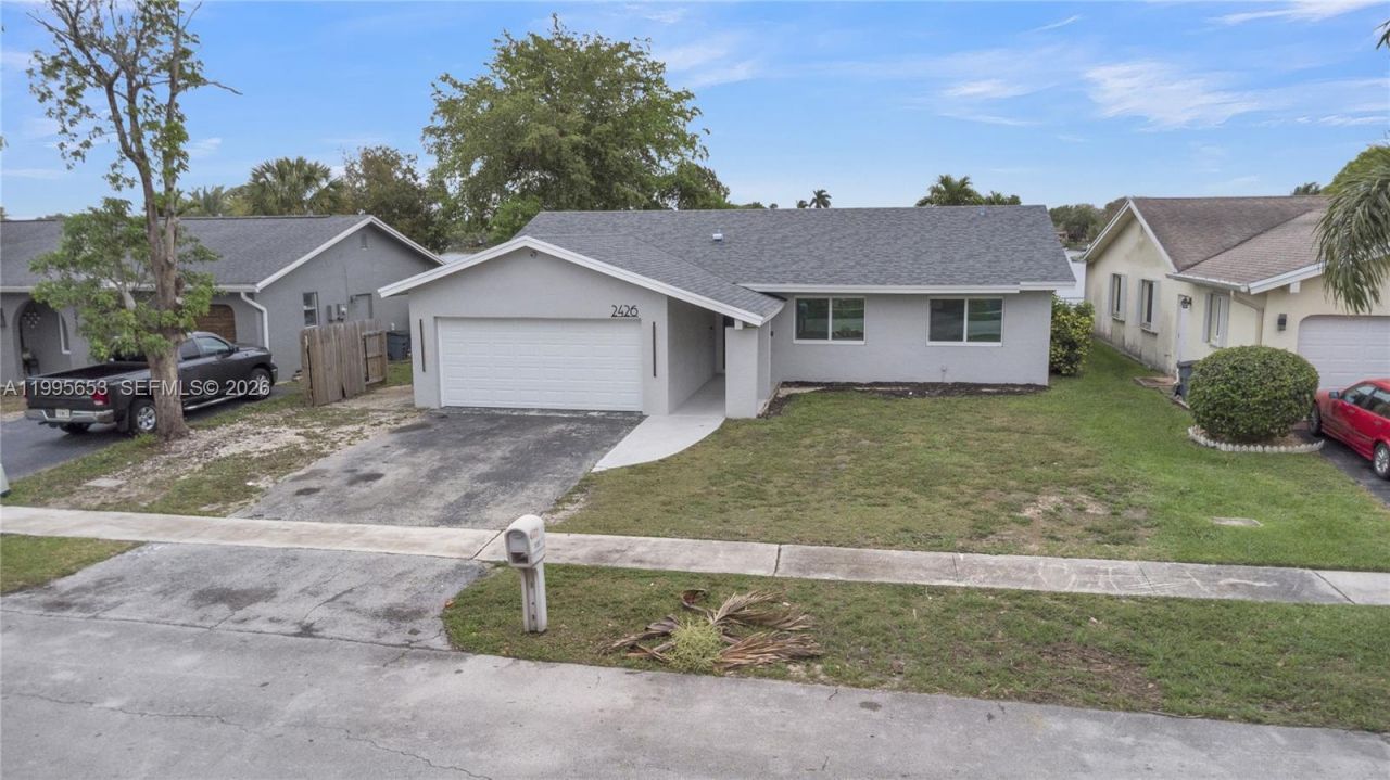 2426 NW 108th Ter , Sunrise, FL 33322 Photo