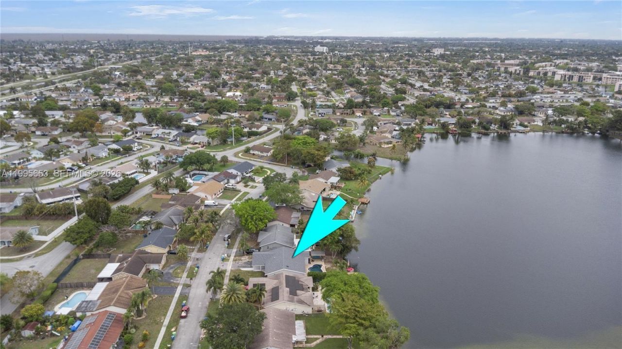 2426 NW 108th Ter , Sunrise, FL 33322 Photo