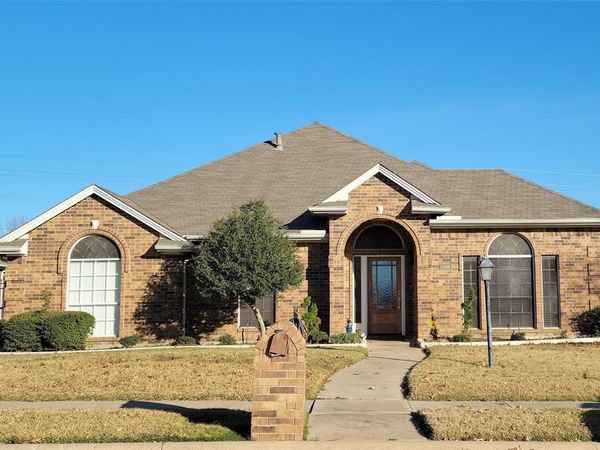 3306 Ashleaf Drive, Carrollton, TX 75007