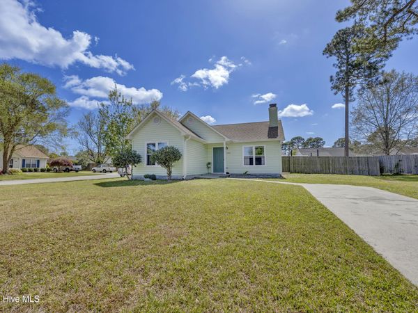 2201 Foliage Court, Wilmington, NC 28411