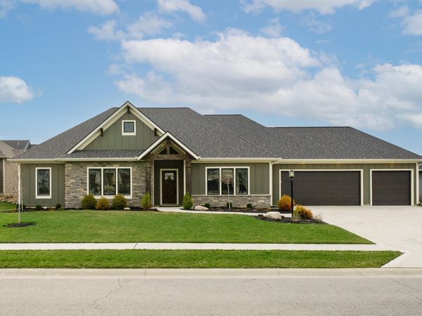 14766 Whisper Rock Boulevard, Fort Wayne, IN 46845