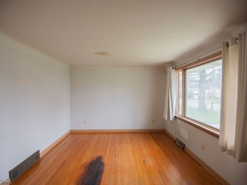 80 S Hazelwood Avenue, Youngstown, OH 44509 Photo 17