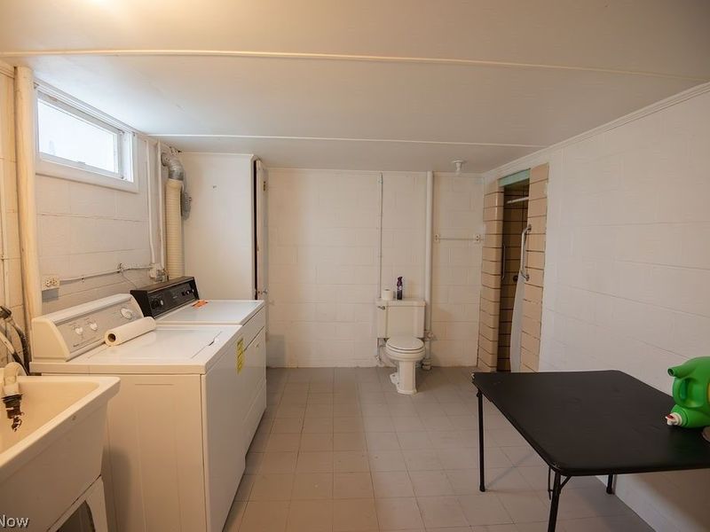 80 S Hazelwood Avenue, Youngstown, OH 44509 Photo 18