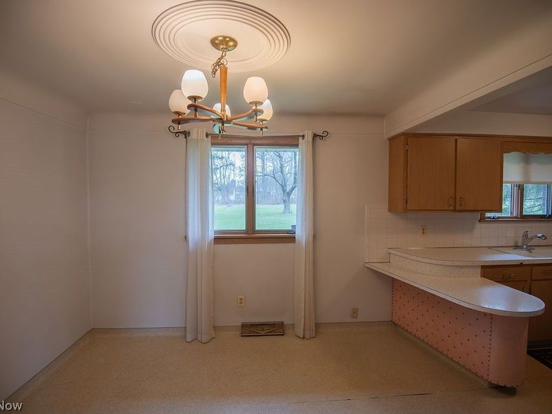 80 S Hazelwood Avenue, Youngstown, OH 44509 Photo 8