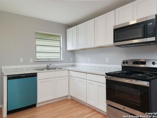 435 W BEDFORD AVE, San Antonio, TX 78226