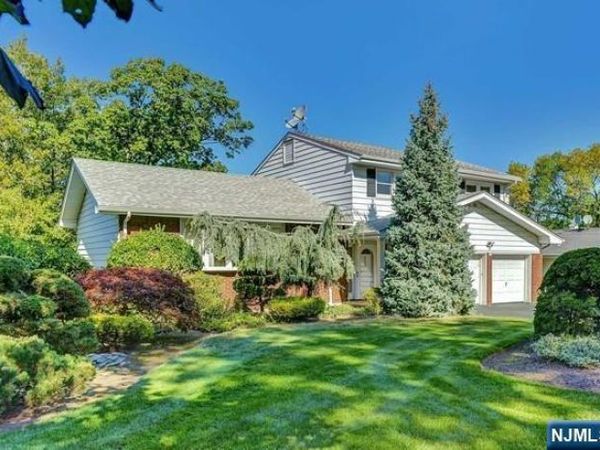 350 Elisa Drive, Englewood Cliffs, NJ 07632