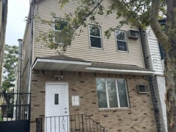 11 Lentz Ave, Newark, NJ 07105