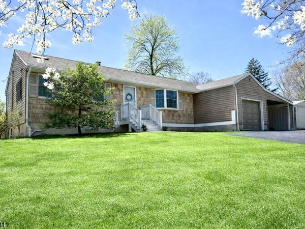 12 Crestwood Dr, Madison, NJ 07940