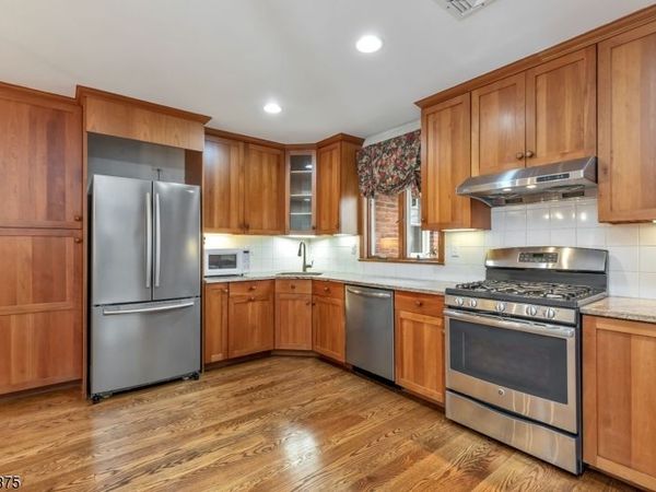 58 Ridgedale Ave, Florham Park, NJ 07932