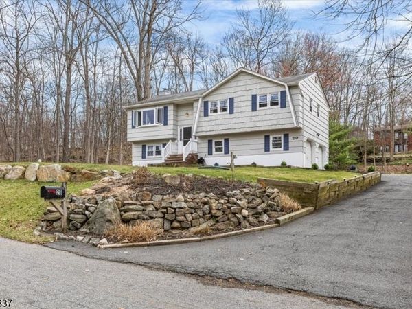 20 Lake View Dr, Byram, NJ 07821