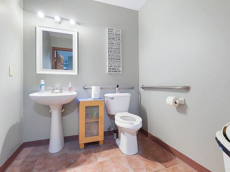 860 E Franklin Street, Unit Unit D, Centerville, OH 45459 Photo 14