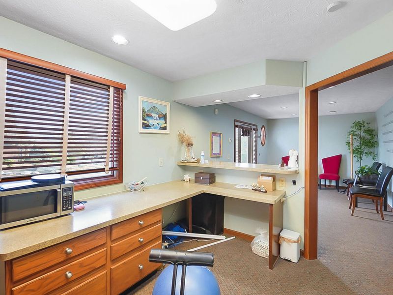 860 E Franklin Street, Unit Unit D, Centerville, OH 45459 Photo 5