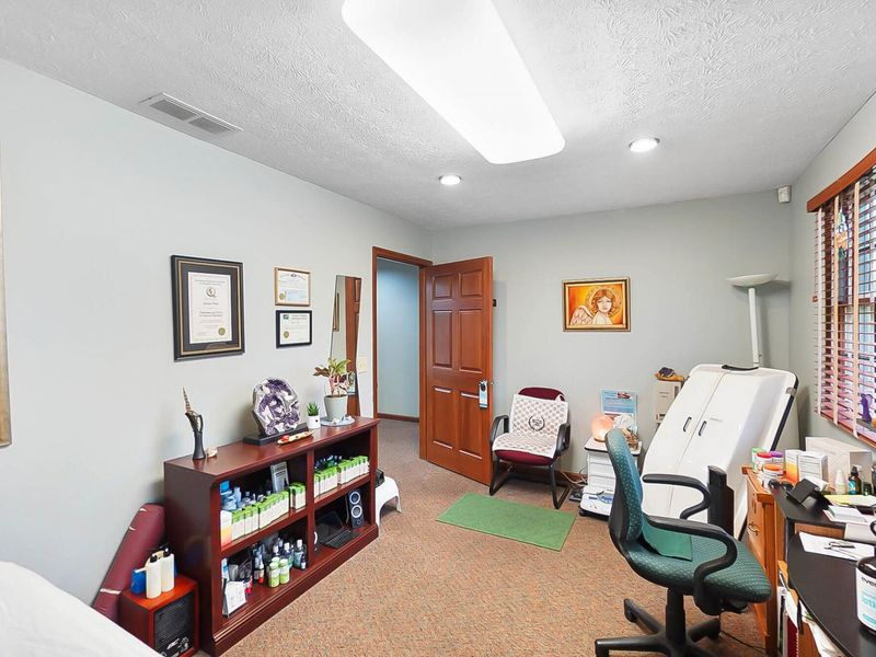 860 E Franklin Street, Unit Unit D, Centerville, OH 45459 Photo 7