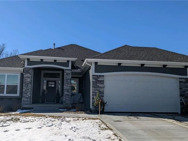 8820 N Colorado Avenue, Kansas City, MO 64156