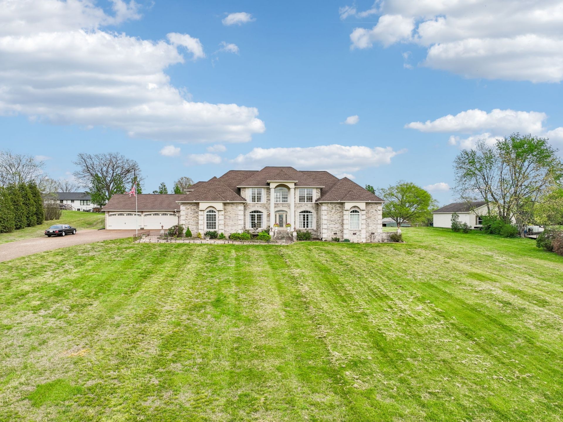 1011 Robertson Rd, Gallatin, TN 37066 Main Photo