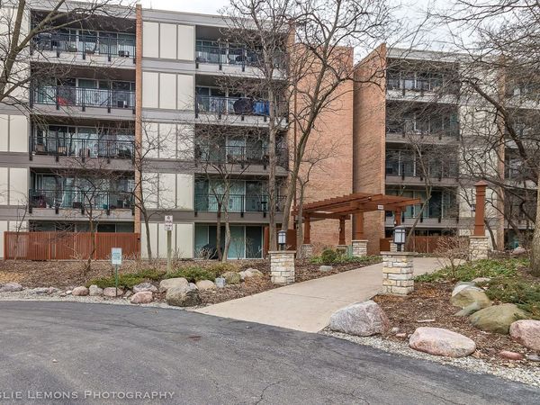 5900 OAKWOOD Drive , Unit 4D, Lisle, IL 60532