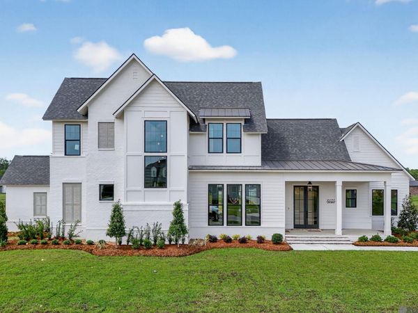 16053 Leni Dr, Prairieville, LA 70769