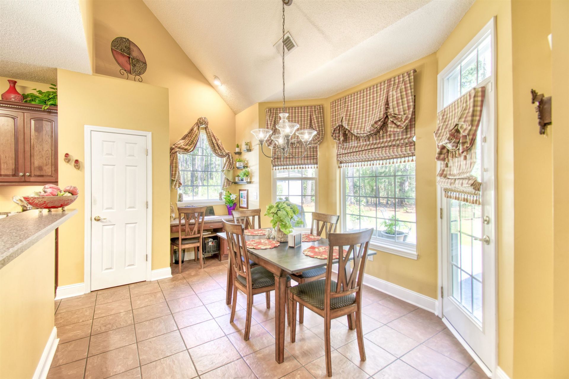 4106 Kirby Ct. Photo 9