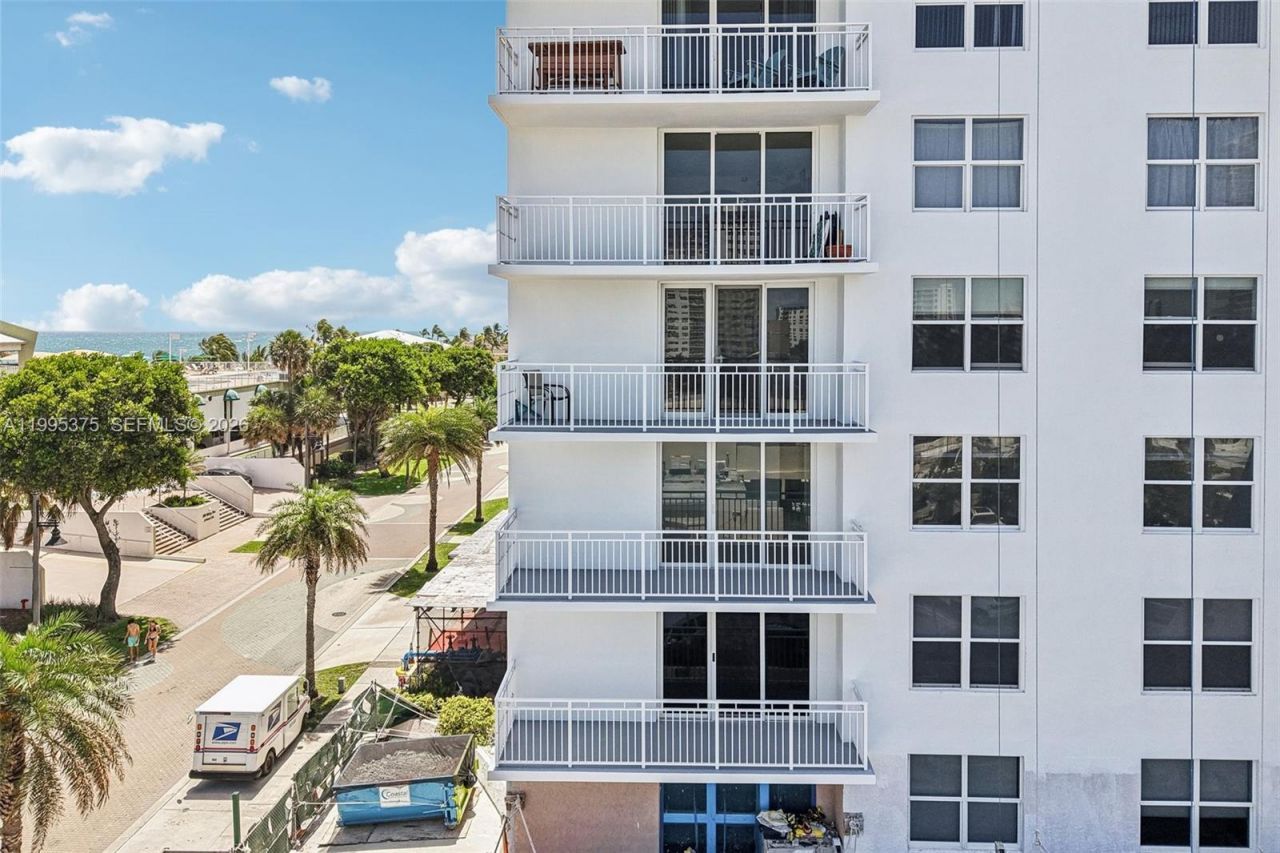 101 Briny Ave, Unit 401, Pompano Beach, FL 33062 Photo