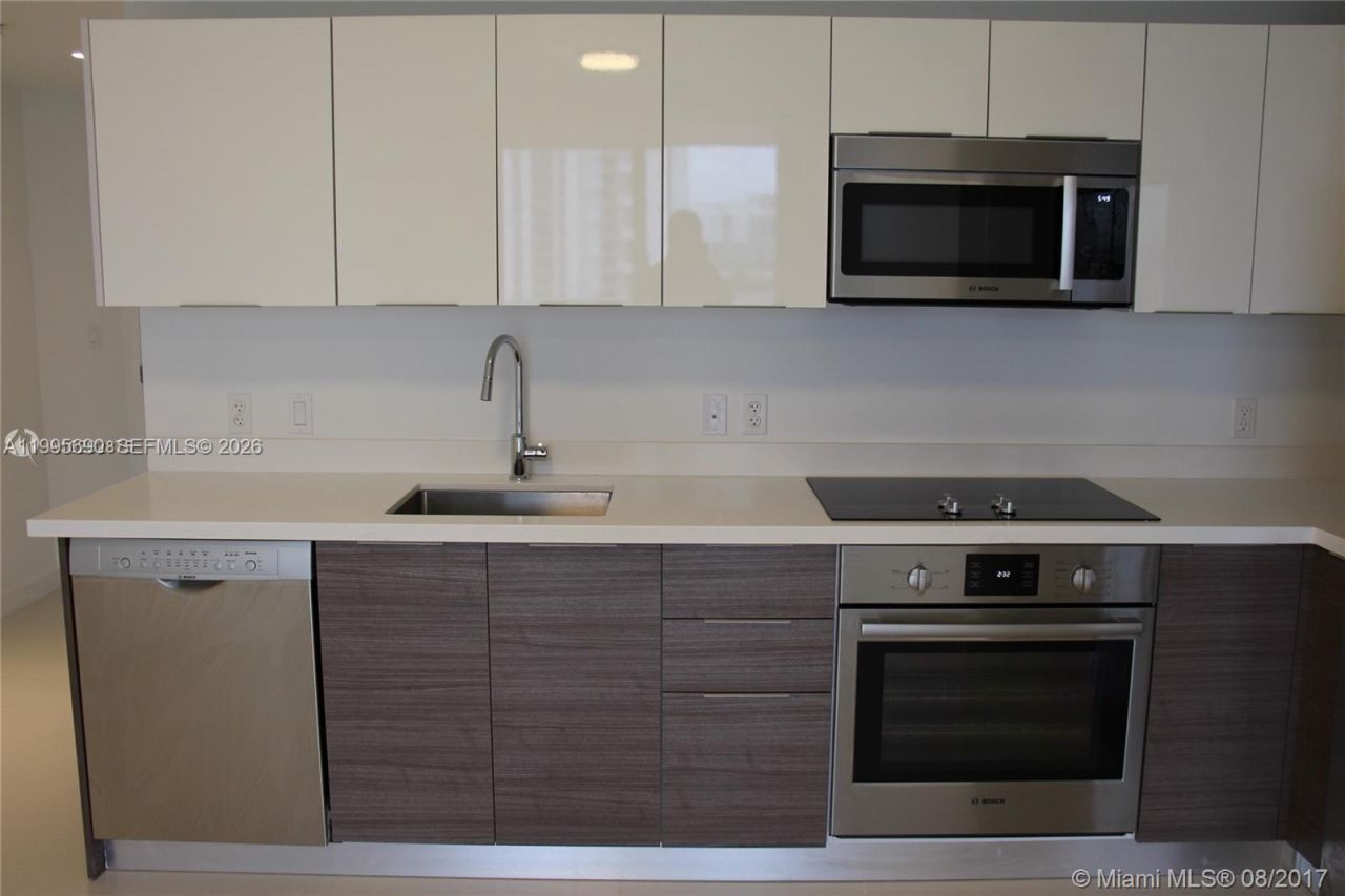 1010 SW 2nd Ave, Unit 810, Miami, FL 33130 Photo