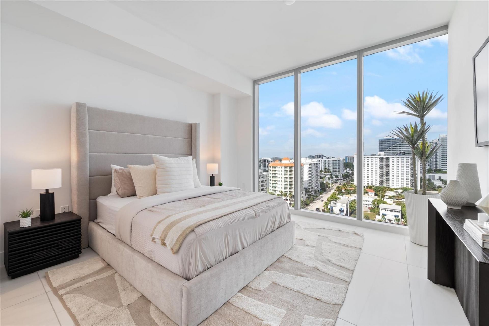 153 N Seabreeze Boulevard, Unit 1105s, Fort Lauderdale, FL 33304 Photo