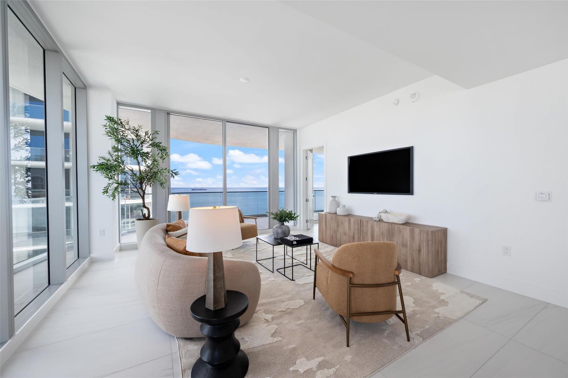 153 N Seabreeze Boulevard, Unit 1105s, Fort Lauderdale, FL 33304 Photo