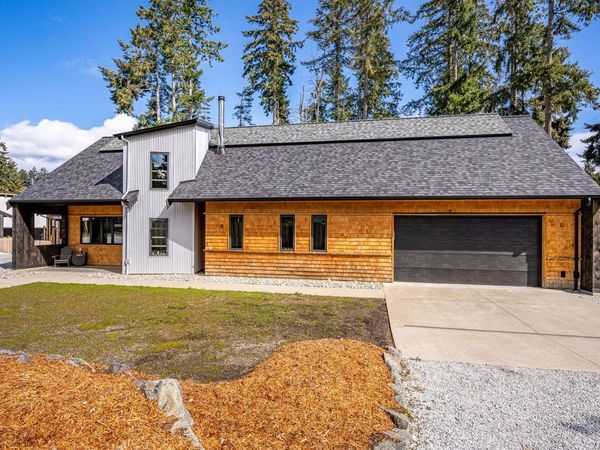 4615 Thompson Clarke Dr E, Bowser, BC V0R 1G0