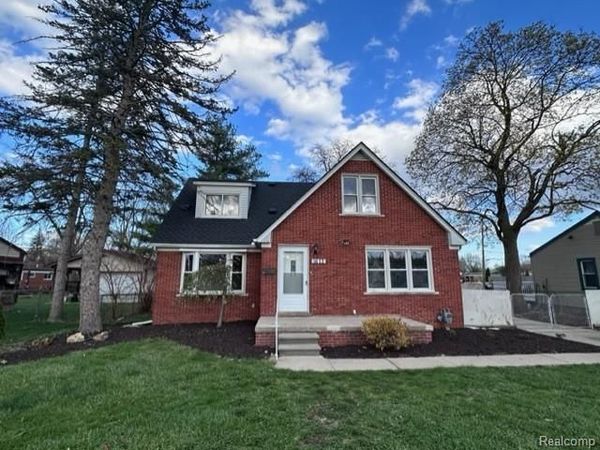 1612 Deering Street, Garden City, MI 48135