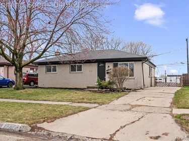 27577 Larry Street, Roseville, MI 48066