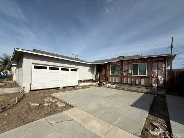 10285 E Belcher, Downey, CA 90242