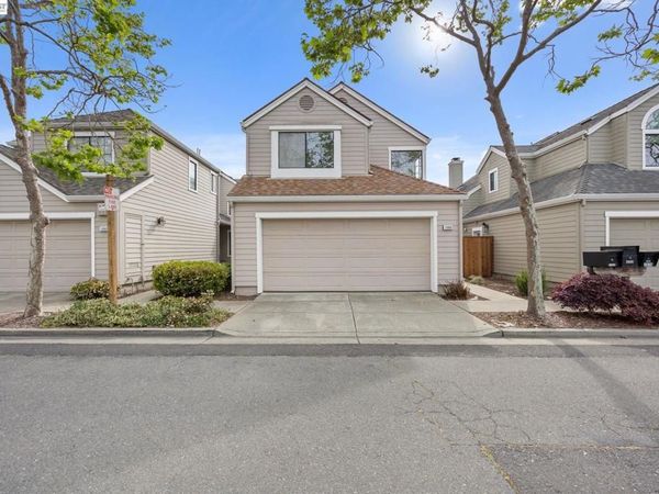 1068 Foster St , Alameda, CA 94502