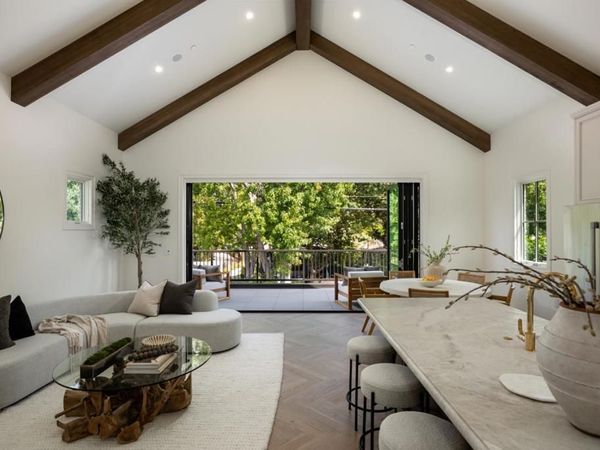 160 Waverley Street , Palo Alto, CA 94301