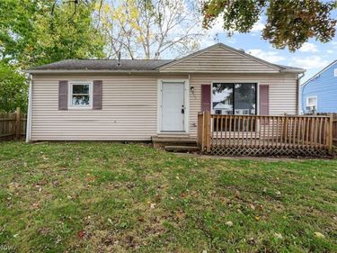 2012 Endrow Avenue NE, Canton, OH 44705