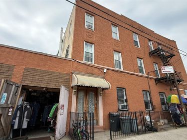 568 Grandview Avenue , Ridgewood, NY 11385