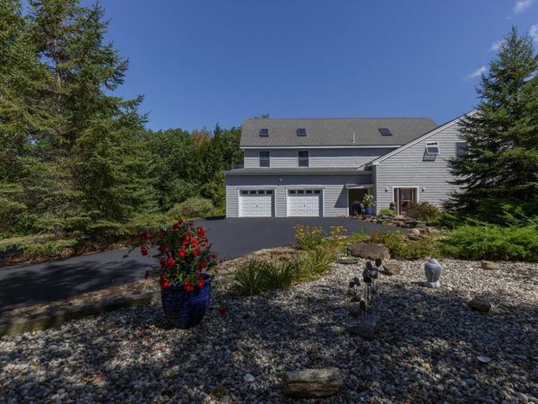 14 Cal Vista Drive, Dayton, ME 04005