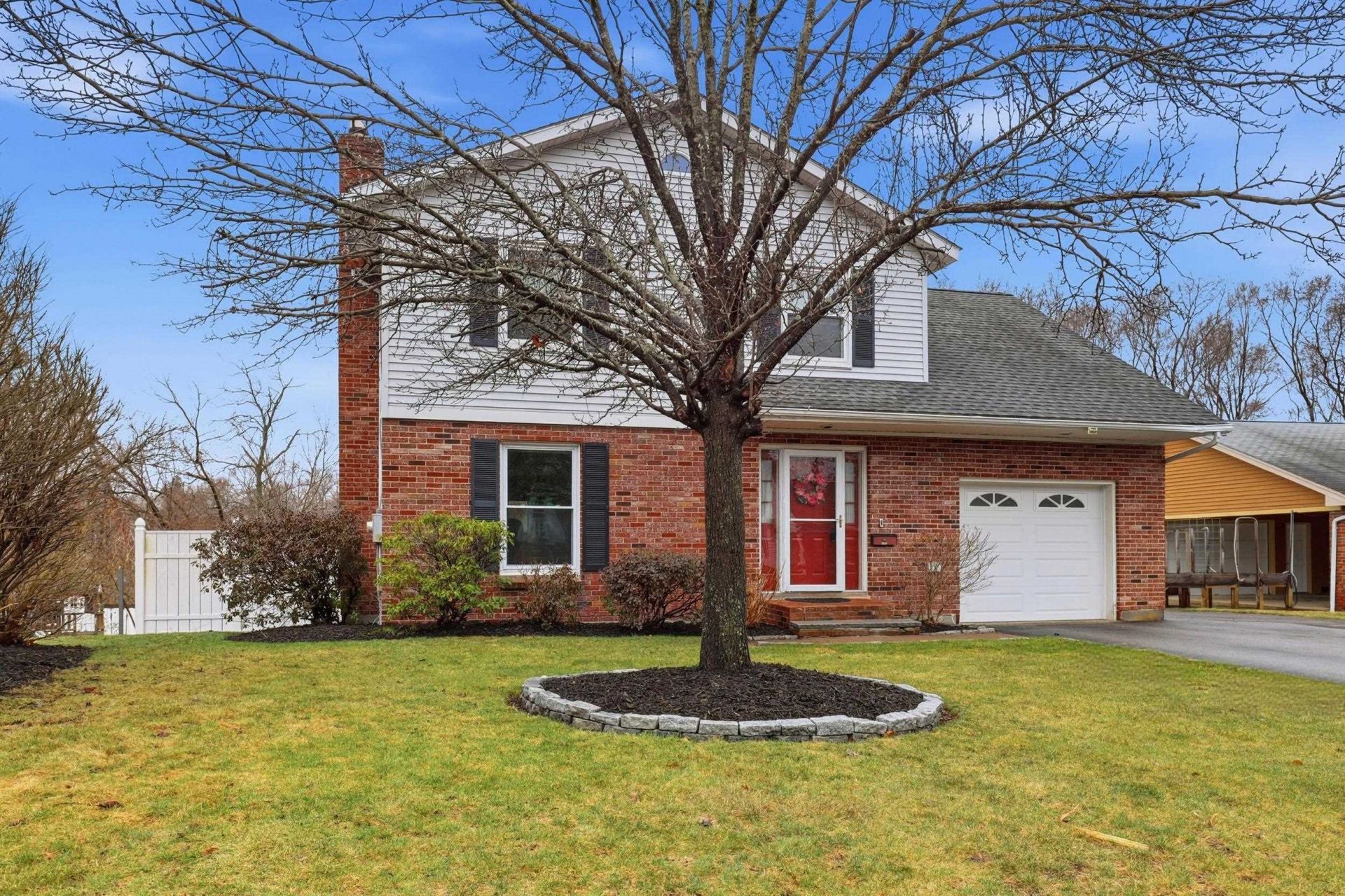 147 Leewood Street, Manchester, NH 03103 Main Photo