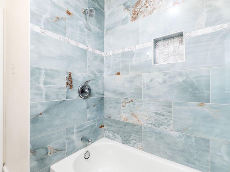 2040 E 5th Avenue , Columbus, OH 43219 Photo 2