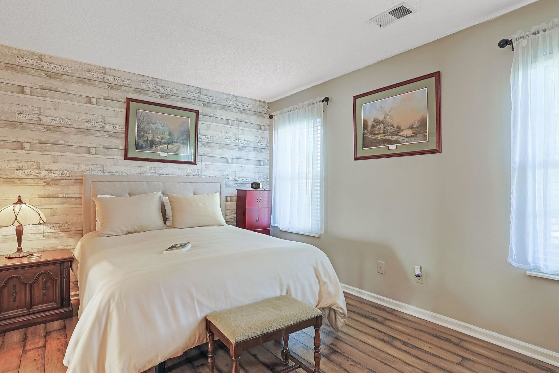 145 Woodlake Dr. Photo 11