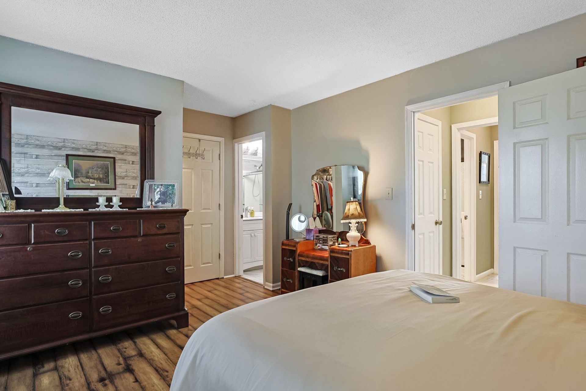 145 Woodlake Dr. Photo 12