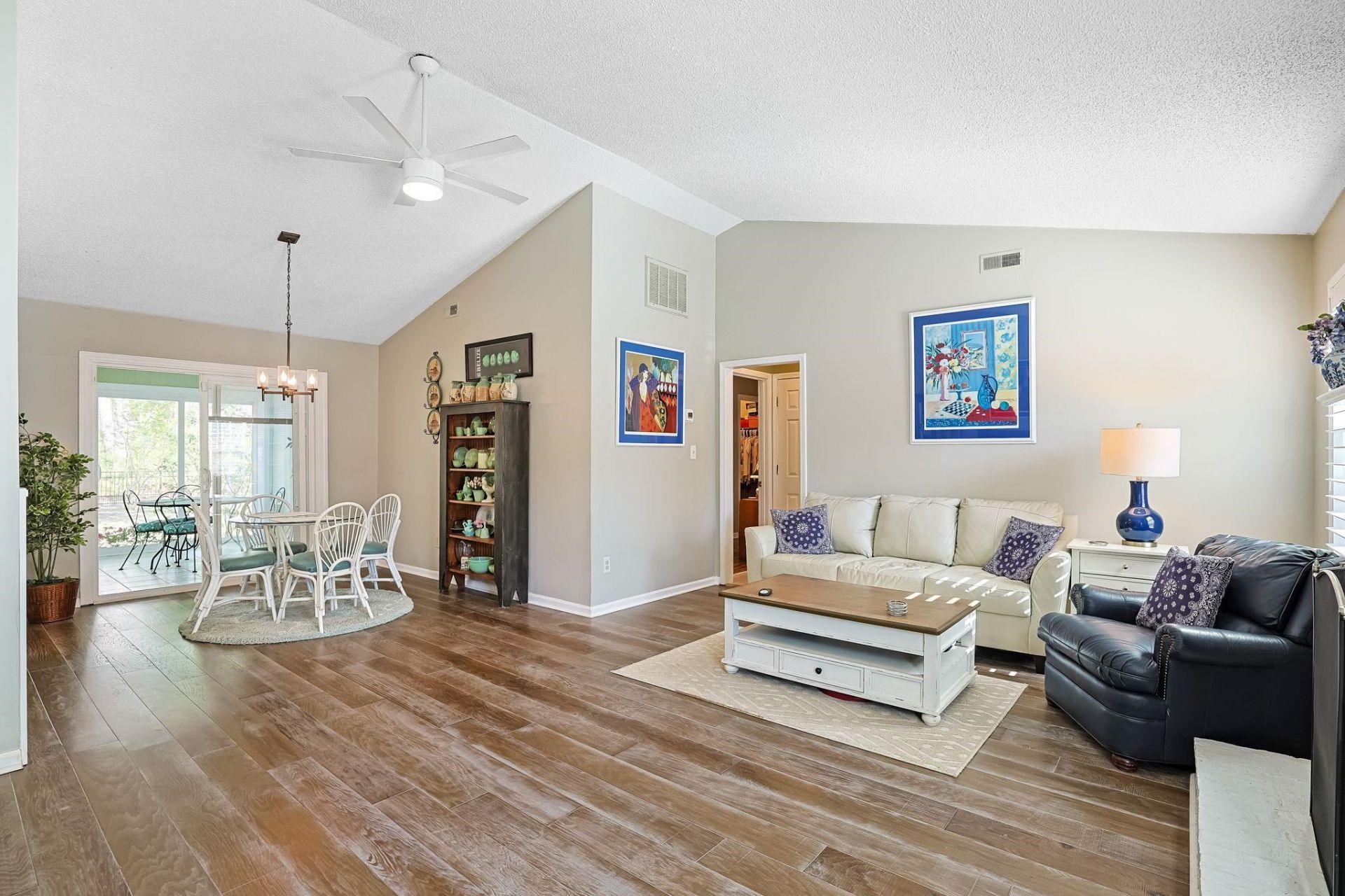 145 Woodlake Dr. Photo 2