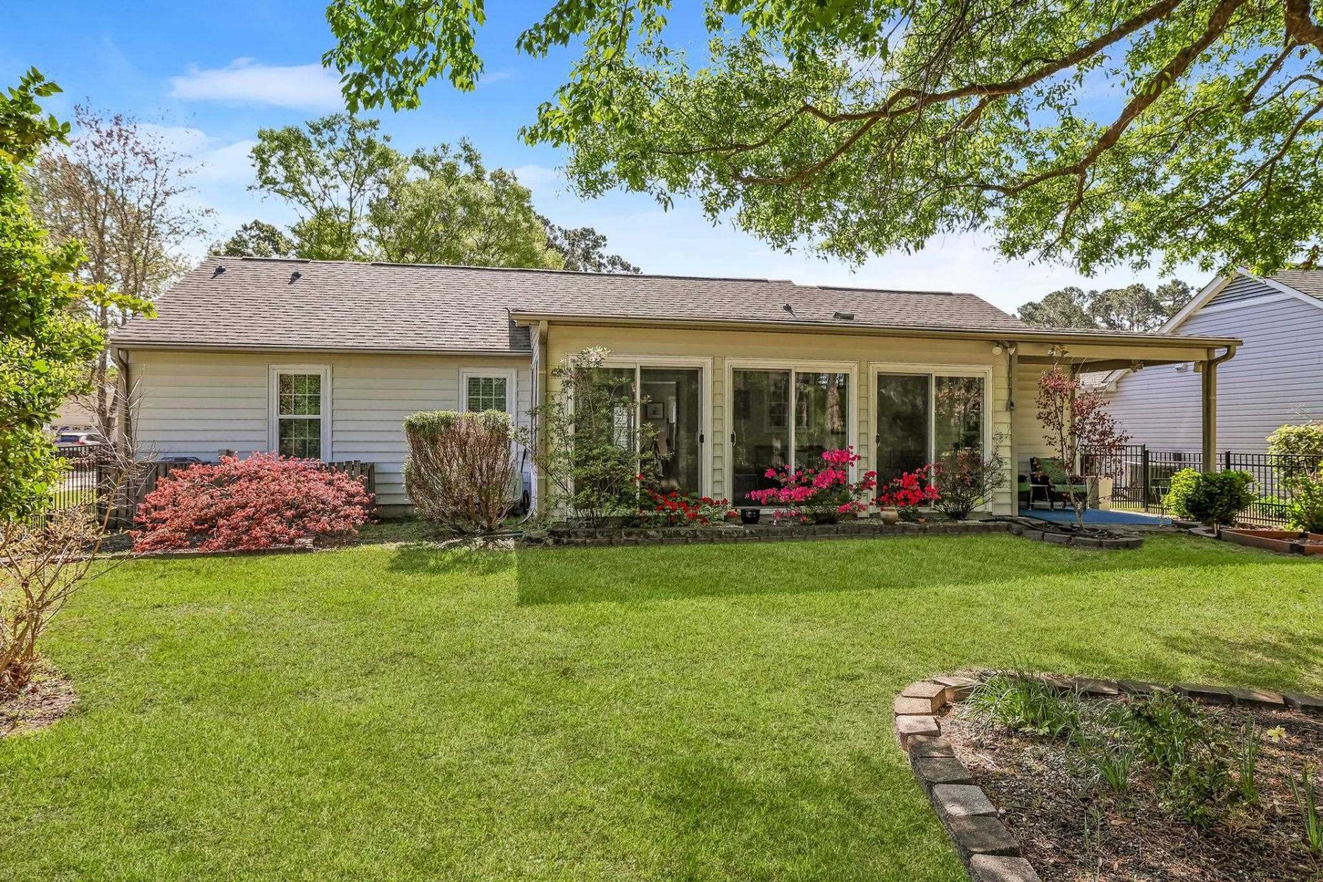 145 Woodlake Dr. Photo 25