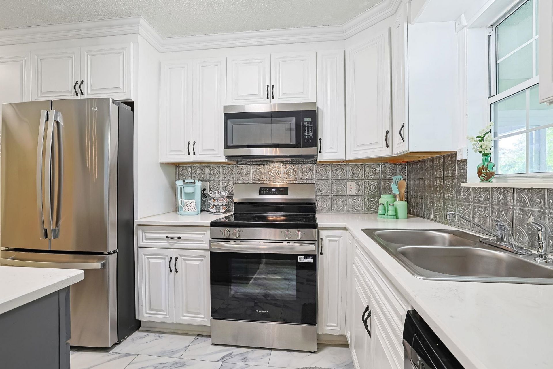 145 Woodlake Dr. Photo 8