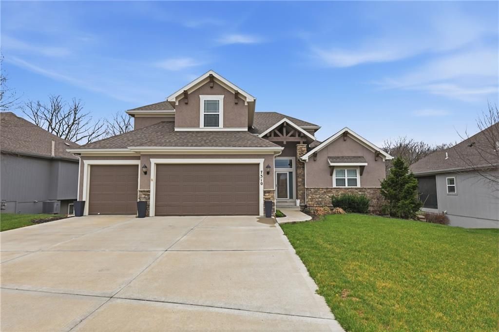 7310 NW Clore Drive, Parkville, MO 64152 Main Photo