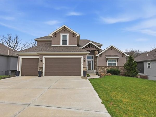 7310 NW Clore Drive, Parkville, MO 64152