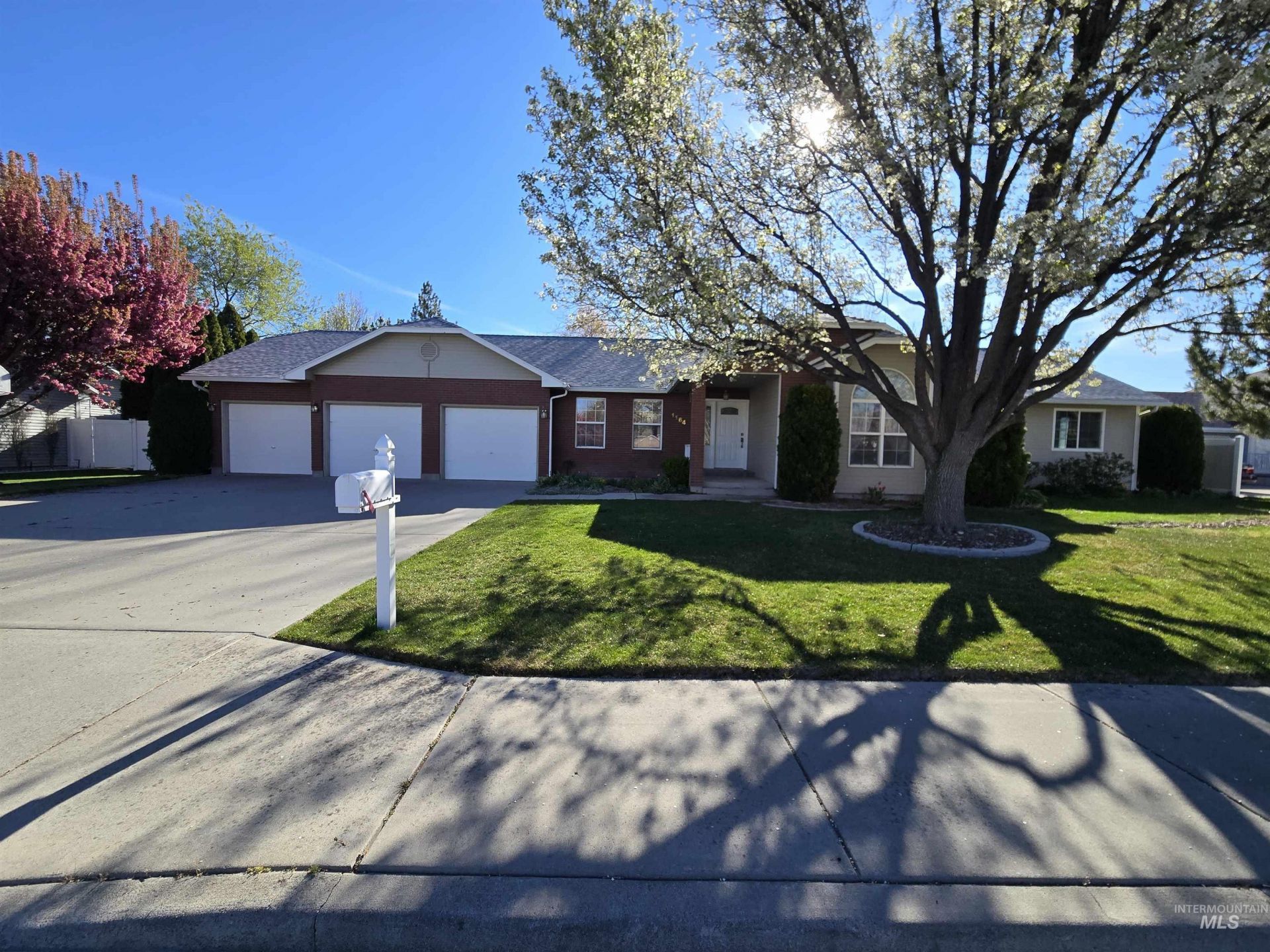 1164 Mountain View Dr., Twin Falls, ID 83301 Main Photo